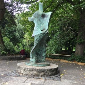 Bizarre Yeats sculpture (Stephens Green)